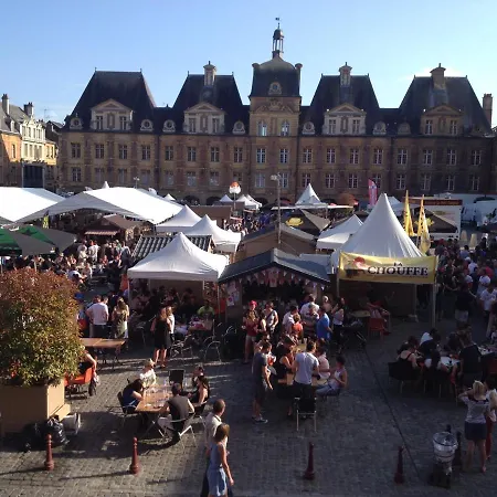 Du Grillardin- Place Ducale Appartement